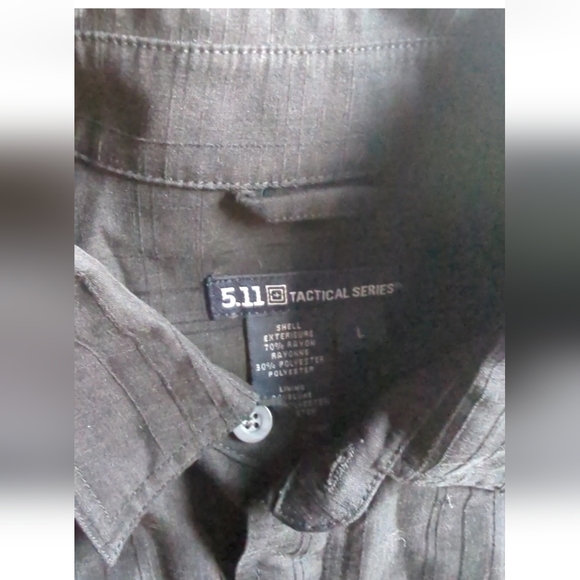 5.11 Tactical Series Mens Button Up Black Size Large Covert Casual Shirt NWT - Picture 4 of 14